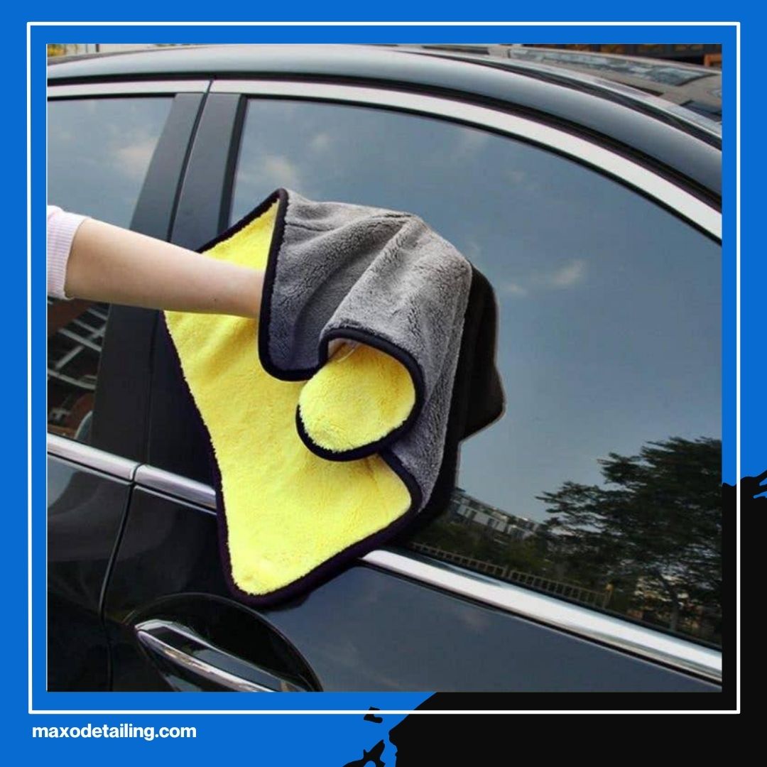 Bukan Ditutup Stiker, Ini Cara Merawat Kaca Mobil dari Baret yang Benar Agar Tetap Kinclong Seperti Baru