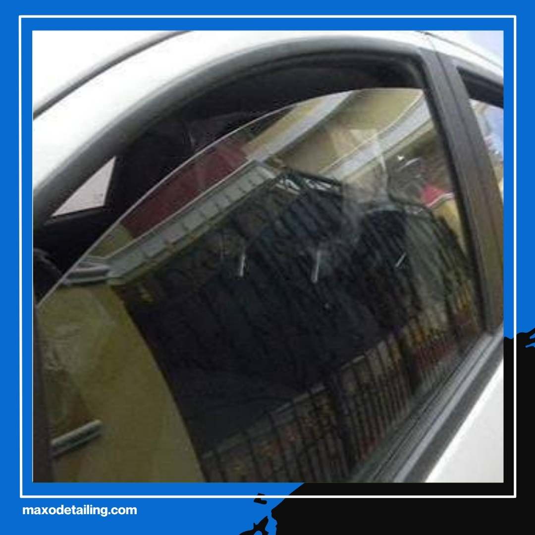 Sering Bikin Kecelakaan! Pahami Cara Mengatasi Kaca Mobil Berembun Saat Hujan Tanpa AC Paling Ampuh
